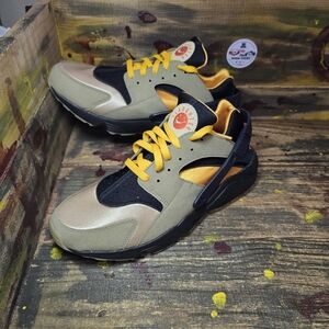 Nike By You Air Huarache Black Gold Olive FD9781 900 Men's Size 11 new
